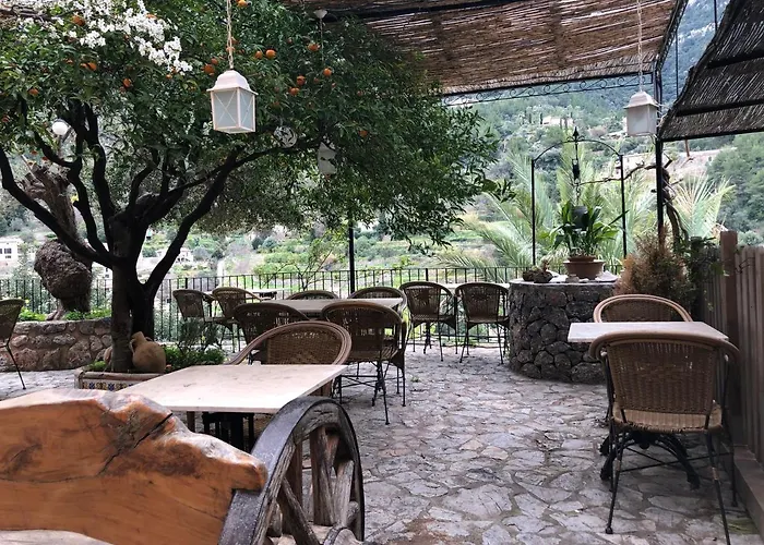 Hostal Villa Verde-Adults Only